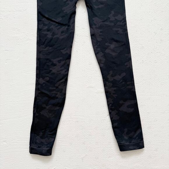 Spanx Look At Me Now Camo Leggings M Black Gray High Rise Cropped - Picture 3 of 5
